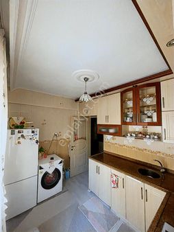 Bosna Hersekte Selçuk Tıp Karşısında Arakat 3+1 Daire Asansörlü