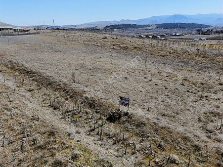 Me Ka Group'tan Sinanpaşa Akörende İzmir Yolu Üzeri Satılık Arsa