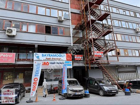 Bayrampaşa Cem İş Merkezin'de Satılık Dükkan