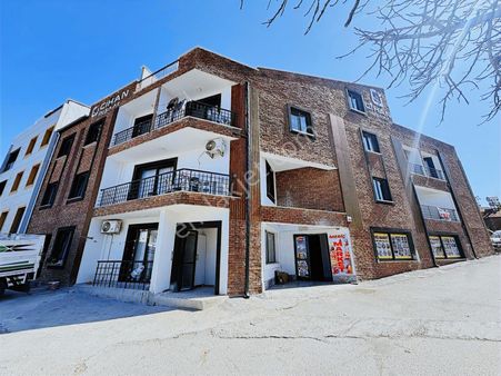 Turpa Arxesten İsmetpaşa Mahallesinde Arakat Daire Satılıktır.