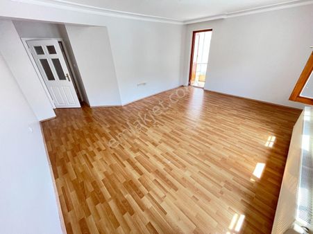 Yayla Mahallesi 1481.cadde Üzeri 2.katta Ön Cephe 3+1 Balkonlu Kiralık Daire