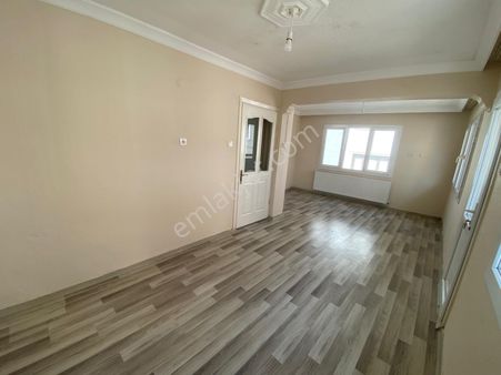 Acill Buca Çamlık Mah.de Uçanyol Yakını 2 Daireli 2 Dükkanlı Komple Satılık Müstakil Bina