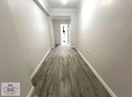 Seba'dan Tevfikbey Mh 2+1 70m2 Eb.banyolu Balkonlu Yüksek Giriş