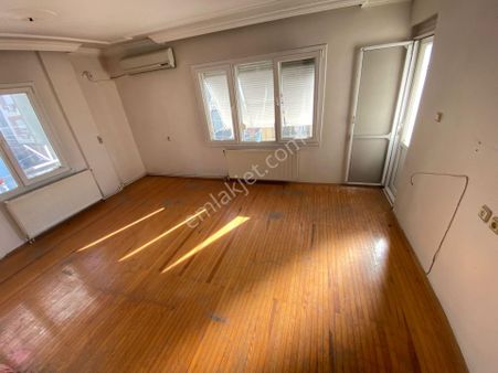 Acil Buca Uçanyol Kavşağı Yakını 3+1 120m2 D.gazlı Arakat Ayrı Mutfak Daire