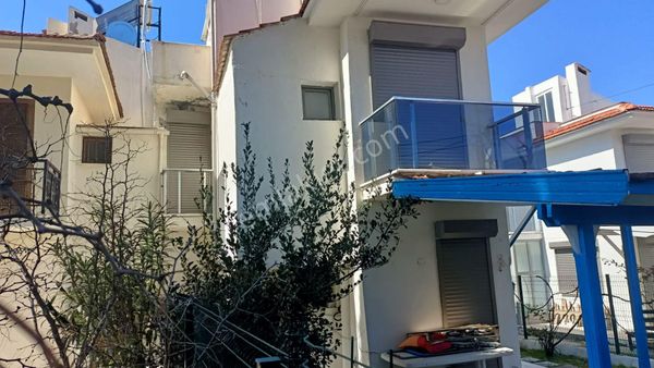 Alaçatı Çamlıkyol Paralelinde Yıllık Kiralık Villa