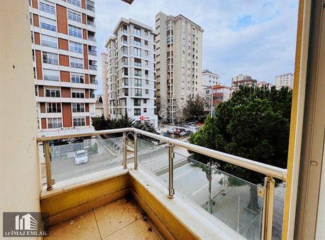 Bostancı Kiralık Daire Minibüs Caddesinde İş Yerine Ofise Home Ofise Temiz Lüx