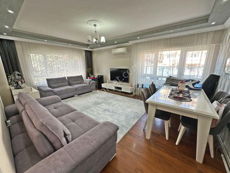 Kayaş Mahallesinde Merkezi Konumda Ara Kat Ön Cephe 3+1 Satılık Daire