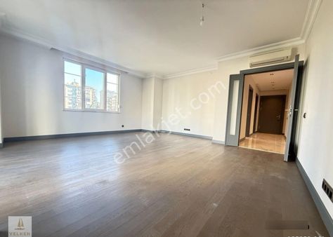 Suadiye Şaşkınbakkalda Bağdat'a Yakın 4+1 Ebeveynli Çamaşır Odalı