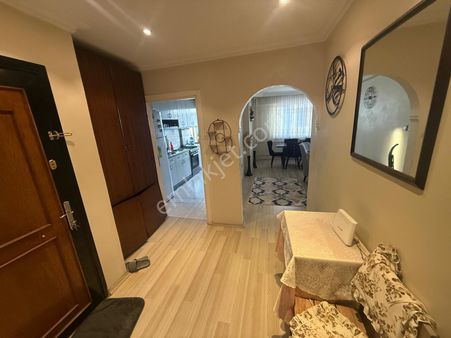 Barış'tan Özenemek Sitesnde 3+1'den 2+1 Çevrilmiş Ön Cephe Daire