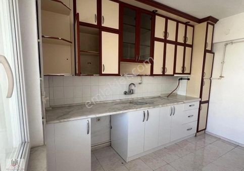 Arkadaş Emlaktan Yahya Kemal Okulu Civarında Kiralık Daire