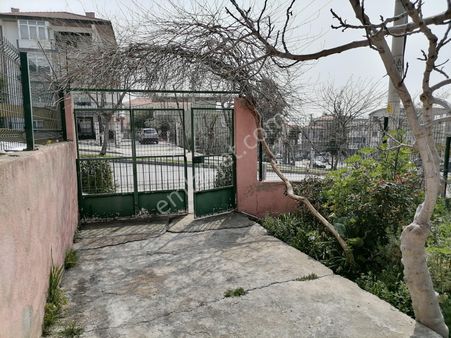 Arga'dan Bornova Atatürk Mh. Satılık Müstakil Ev Ve Arsası