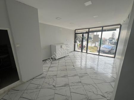 Buca Ufuk Mah.de 25m2 Wc'li Ana Cadde Üzerinde Kiralık Dükkan