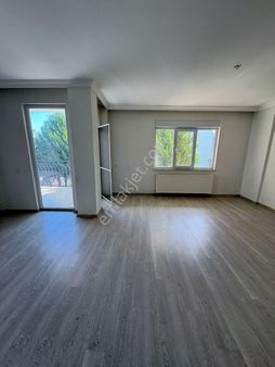 Merkez Mahallesinde Site İçinde Doğalgazlı 2+1 Kiralık Daire