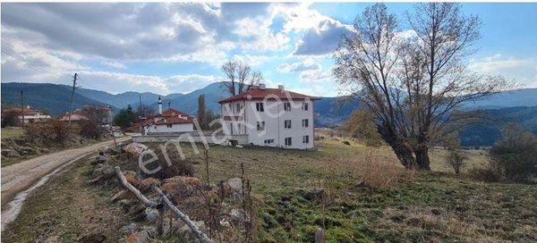 Bm"den Çankırı Kısaç Köyünde 507m2 Köyiçi İmarlı Tarla