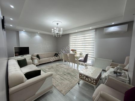 Güneşli Meydana Yakın Otoparklı Satılık Dubleks Daire