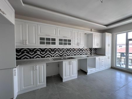 Babil Emlaktan Satlık Kayabaş Cami Altında 3+1 Sıfır Daire