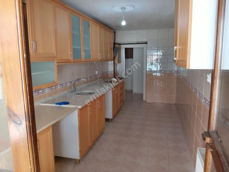 Keçiören Çaldıran Mahallesinde Yapılı 3+1 Geniş Cadde Üzeri Yapılı