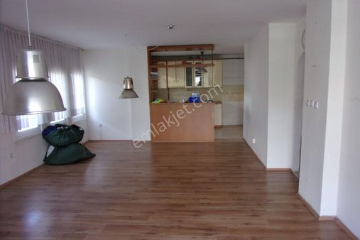 Tarabya Sanatçılarda 3+1 140 Metrekare Kiralık Daire