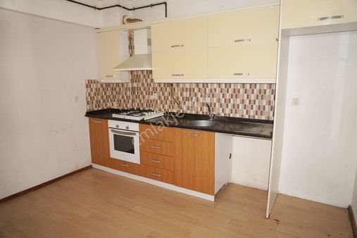 Küçükçiğli De Kiralık 3+1 Bahçekatı Doğalgaz Kombili Çiğliserkan