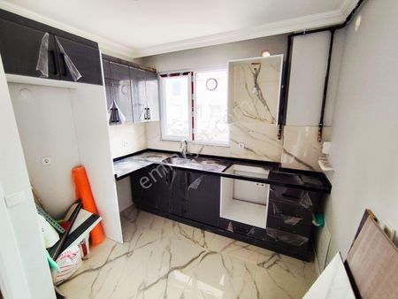 Mertcan Dan Adnan Kahveci Metroya Yürüme 2+1 Yüksek Giriş Fırsat