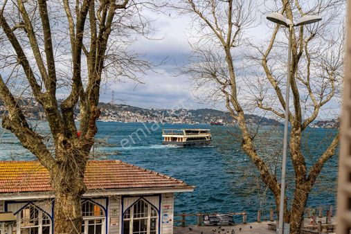 Boğazın Kalbinde Beylerbeyi İskele 'de 4+1 Yol Yalı Dairesi