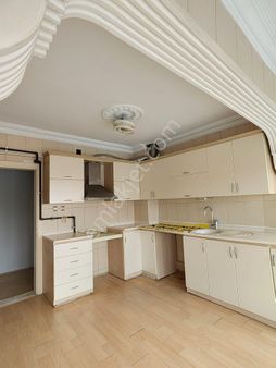 Akçay Emlak'tan Akşehir Meydan Mahallesi Akşehir Lisesi Civarında Ara Kat Kiralık 2+1 Daire