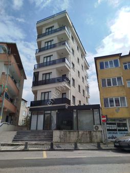 Ana Cadde Üzeri Geniş Çift Cephe Satılık Dükkan