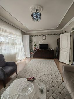 Akçay Emlak'tan Akşehir Altunkalem Mahallesinde Komple Bakımlı Satılık Geniş 2+1 Daire