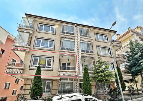 3+1 1.kat Cadde Üzeri Toplu Taşıma Yakını Çift Balkon