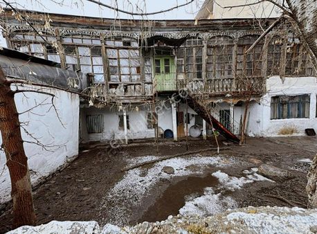 İks Emlaktan Satılık Bina Butik Otel Restoran İçin Uygundur