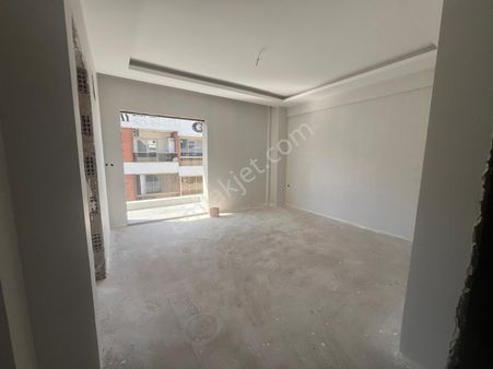 Acil Buca İşçievleri Yakını 1+1 Asansörlü Arakat Sıfır Daireler