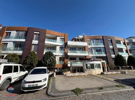 Samet'ten Körfezde Meridyen Park Sitesinde Kiralık 1+1 Daire
