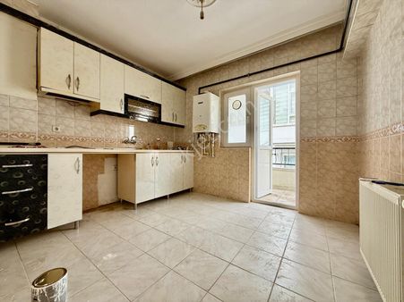 Kalecik Emlak'tan Saray Cumhuriyet Mahallesi Katta 3+1 Kiralık