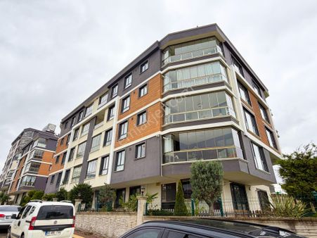 Gülpark Yaşam Evlerinde 3+1 Ara Kat Giyinme Odalı Daire