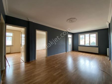 Üsküdar Mehmet Akif Ersoy Mahallesi 'nde Kiralık 3+1 Daire