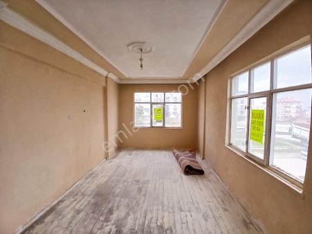 Akçay Emlak'tan Akşehir İstasyon Mahallesi Çavdarkent Sitesinde Ara Kat Kiralık 2+1 Daire