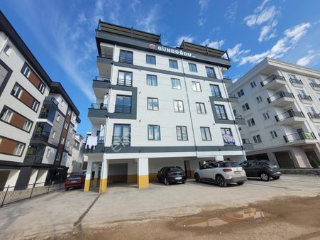 Melet Irmağı Kenarında Oturuma Hazır Geniş 1+1