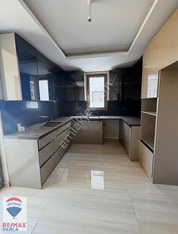 Gökdelenler Bölgesinde Özel Okullara Komşu 4+1 Daire