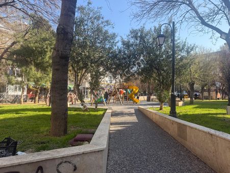 Kuşadası Türkmen Mah.de 3+1 Fırsat Satılık Bakımlı Daire