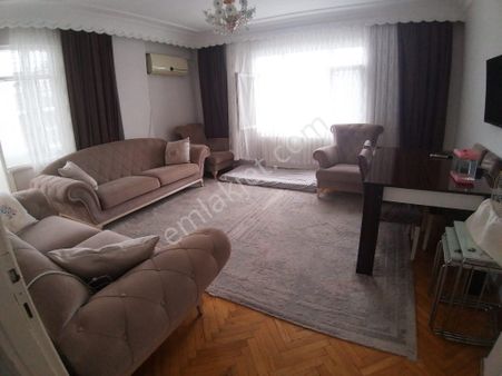 Küçükçekmece Gültepe Satılık Daire | Köşe Bina 2 Cephe Salon | Salı Pazarı Yanı | Okullara Yakın