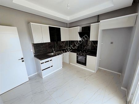 Aydınlar'da Prestijli Bölgede Havuzlu Lüks 3+1 Sıfır Daire
