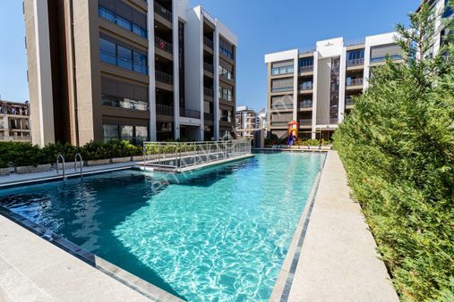 Döşemealtı Bahçeyaka'da Akıllı Ev Sistemli Şık 2+1 Daire