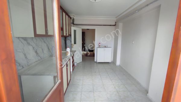 Kiralık*çok Geniş Daire İsteyene*meslek Hastanesi Yanı*3+1*daire
