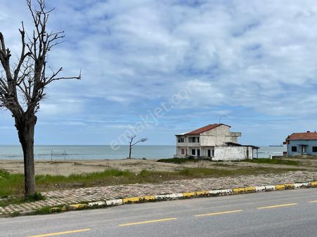 Karsuda Denize Sıfır Sitede Masrafız 2+1 Bahçe Katı Daire