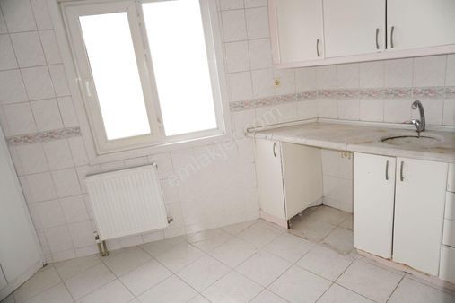 Maltepe'de Kiralık 3+1 Doğalgaz Kombili+balkonlu Çiğliserkan Dan