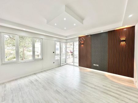 ꧁ay Emlaktan꧁akçay'da Denize Sadece 100 Mt Arakat Ön Cephe İçi Komple Yapılı Satılık 2+1 Daire