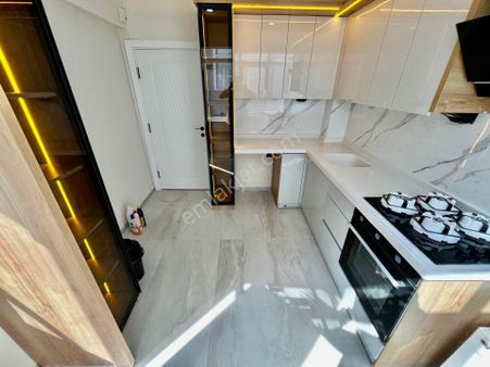 ꧁ay Emlaktan꧂akçay Merkezde Denize Sadece 100 M Ebeveyn Banyolu Satılık 2+1 İçi Komple Yapılı Daire