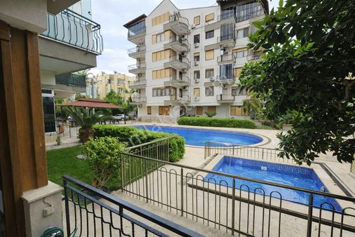 Liman’da Sahile 200 Metre Mesafede Havuzlu Sitede Eşyalı 2+1 Kaçırılmayacak Fırsat!