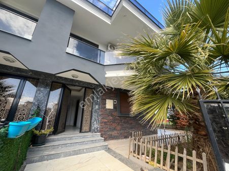 Menderes Turyap'tan Barbaros Mh. 5+1 Müstakil Bahçeli Villa