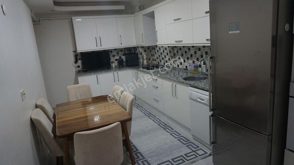 K.çiğli De Satılık 3+1 Dogagazlı Asansörlü Çiğli Serkan Dan